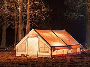 Carpa inflable vs Carpa de poste ¿Cuál es mejor para acampar?